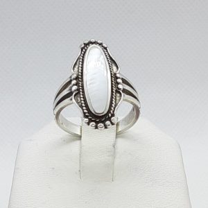Sterling Silver Mother of Pearl Southwest Design Ring Size 8