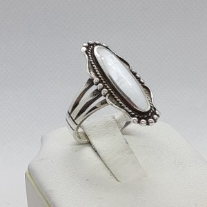 Sterling Silver Mother of Pearl Southwest Design Ring Size 8